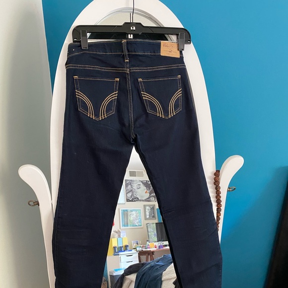 HOLLISTER dark denim jeans - Picture 2 of 5